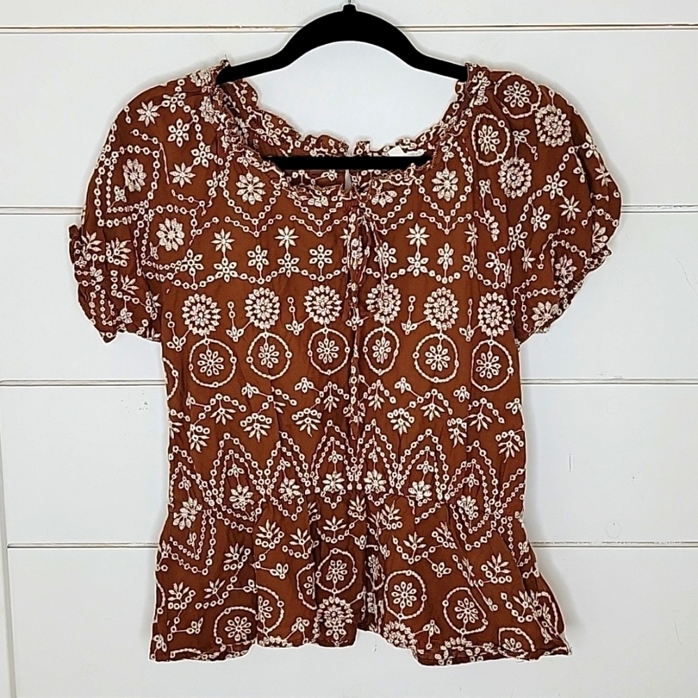 E & M large brown & white cotton eyelet peplum top